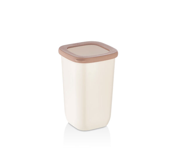 Vip Ahmet Kumsal Kare Saklama Kabı Bej 6x1200 ml ile geniş porsiyonları güvenle saklayın. Hava geçirmez kapak, modern tasarım ve uygun fiyat Hepdolu.com’da!