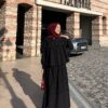 Taş detaylı, brode işlemeli etekli takım ile zarafeti yakalayın. Şıklık, konfor ve uygun fiyat hepdolu.com’da sizi bekliyor!