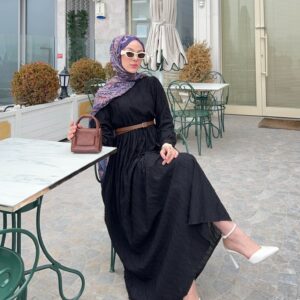 Şerit Dokulu Hafif Yaz Elbisesi! Hafif yapısı, 5 farklı renk seçeneği ve şık dokusuyla gün boyu ferahlık ve zarafet sunuyor. Şimdi keşfet!