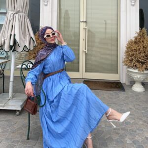 Şerit Dokulu Hafif Yaz Elbisesi! Hafif yapısı, 5 farklı renk seçeneği ve şık dokusuyla gün boyu ferahlık ve zarafet sunuyor. Şimdi keşfet!