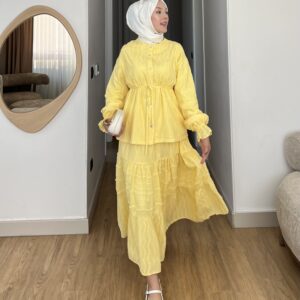 Canlı her rengi ve zarif fırfır detaylarıyla Bahara Dokunuş Tesettür Takım şimdi Hepdolu’da! Rahat, modern ve feminen stilin yeni favorisi!
