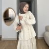 Canlı her rengi ve zarif fırfır detaylarıyla Bahara Dokunuş Tesettür Takım şimdi Hepdolu’da! Rahat, modern ve feminen stilin yeni favorisi!