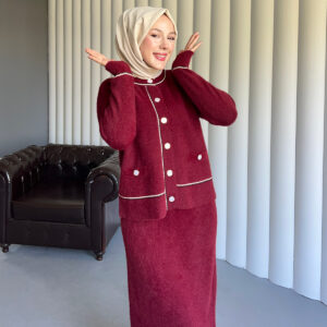 Angora Düğmeli Triko Takım ile şıklığı ve konforu keşfedin. Afra Tekstil kalitesi, hepdolu.com güvencesi ve uygun fiyat fırsatıyla şimdi sizlerle.