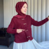 Yumuşacık dokusu ve kalp detaylı düğmeleriyle Aşkın Zarafeti Angora Hırka, standart bedeniyle şıklığı ve konforu bir arada sunar.