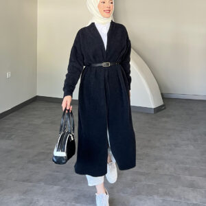 Modern Uzun Kemerli Hırka, zarif kemer detayı ve şık tasarımıyla her mevsimde kullanılabilir. Afra Tekstil’in kalitesiyle üretilen bu şık hırka, uygun fiyatla hepdolu.com'da!