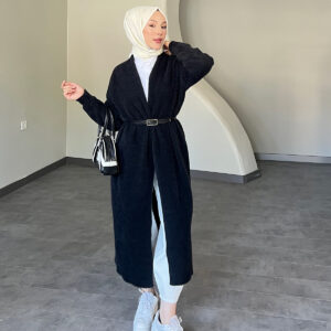 Modern Uzun Kemerli Hırka, zarif kemer detayı ve şık tasarımıyla her mevsimde kullanılabilir. Afra Tekstil’in kalitesiyle üretilen bu şık hırka, uygun fiyatla hepdolu.com'da!
