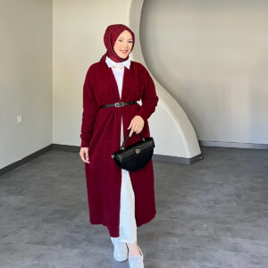 Modern Uzun Kemerli Hırka, zarif kemer detayı ve şık tasarımıyla her mevsimde kullanılabilir. Afra Tekstil’in kalitesiyle üretilen bu şık hırka, uygun fiyatla hepdolu.com'da!