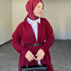 Modern Uzun Kemerli Hırka, zarif kemer detayı ve şık tasarımıyla her mevsimde kullanılabilir. Afra Tekstil’in kalitesiyle üretilen bu şık hırka, uygun fiyatla hepdolu.com'da!