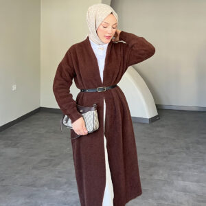 Modern Uzun Kemerli Hırka, zarif kemer detayı ve şık tasarımıyla her mevsimde kullanılabilir. Afra Tekstil’in kalitesiyle üretilen bu şık hırka, uygun fiyatla hepdolu.com'da!