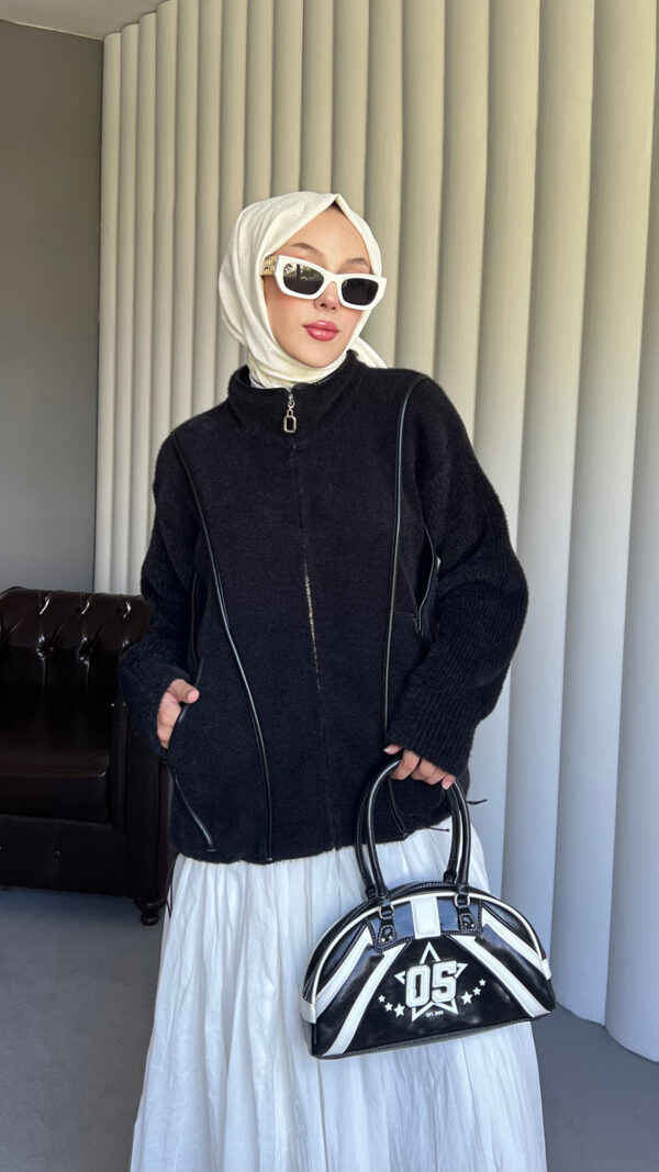 Afra Line Tekstil’in özenle ürettiği Angora Touch Fermuarlı Ceket, yalnızca hepdolu.com’da! Şıklık, kalite ve en uygun fiyat bir arada.