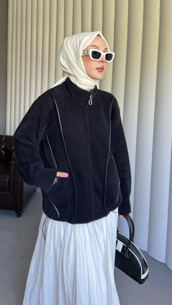 Afra Line Tekstil’in özenle ürettiği Angora Touch Fermuarlı Ceket, yalnızca hepdolu.com’da! Şıklık, kalite ve en uygun fiyat bir arada.