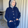 Angora Cozy Kapüşonlu Hırka, yumuşacık angora kumaşı, şık düğmeleri ve rahat kesimiyle her stile uyum sağlar. Soğuk günlerde sıcacık şıklık!