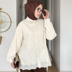 fisto brode oversized tunikler Hepdolu'da! Beyaz ve bej renkleri, salaş ve şık kesimiyle yazın vazgeçilmezi olun. En uygun fiyatla hemen keşfedin!
