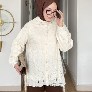 fisto brode oversized tunikler Hepdolu'da! Beyaz ve bej renkleri, salaş ve şık kesimiyle yazın vazgeçilmezi olun. En uygun fiyatla hemen keşfedin!