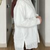 fisto brode oversized tunikler Hepdolu'da! Beyaz ve bej renkleri, salaş ve şık kesimiyle yazın vazgeçilmezi olun. En uygun fiyatla hemen keşfedin!