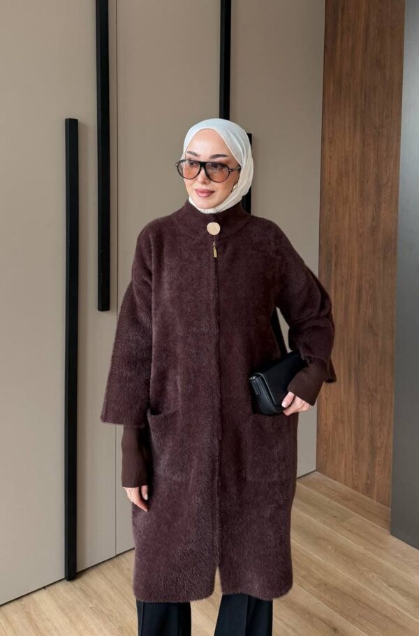 angora sakal uzun fermuarlı hırka; dik yaka, cepli ve standart beden. Ekru, bordo, siyah, kahve renk seçenekleri. Hemen inceleyin.