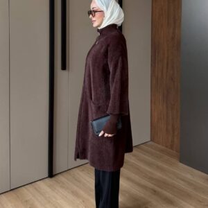 angora sakal uzun fermuarlı hırka; dik yaka, cepli ve standart beden. Ekru, bordo, siyah, kahve renk seçenekleri. Hemen inceleyin.