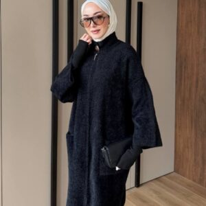 angora sakal uzun fermuarlı hırka; dik yaka, cepli ve standart beden. Ekru, bordo, siyah, kahve renk seçenekleri. Hemen inceleyin.