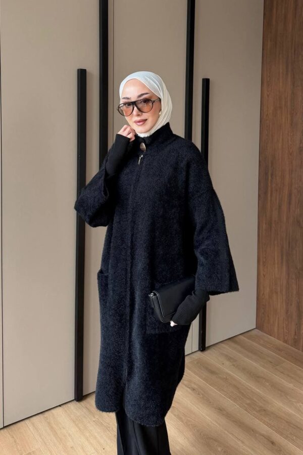 angora sakal uzun fermuarlı hırka; dik yaka, cepli ve standart beden. Ekru, bordo, siyah, kahve renk seçenekleri. Hemen inceleyin.